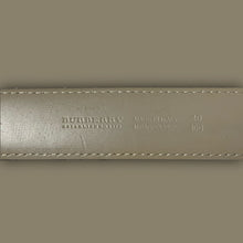 Charger l&#39;image dans la galerie, vintage Burberry belt

