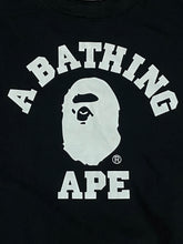 Lade das Bild in den Galerie-Viewer, vintage BAPE a bathing ape t-shirt  {S}
