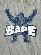 Lade das Bild in den Galerie-Viewer, vintage BAPE a bathing ape t-shirt {XXL}
