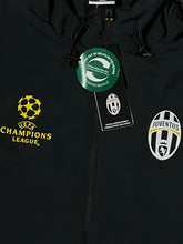 Lade das Bild in den Galerie-Viewer, black Adidas Juventus Turin windbreaker DSWT {M}
