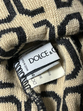 Carregar imagem no visualizador da galeria, vintage Dolce &amp; Gabbana beanie
