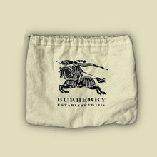 Cargar imagen en el visor de la galería, vintage Burberry belt

