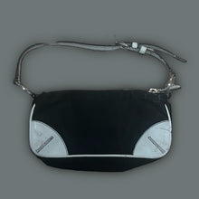 Lade das Bild in den Galerie-Viewer, vintage mini Prada shoulderbag

