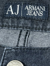 Carregar imagem no visualizador da galeria, vintage Armani jeans {L}

