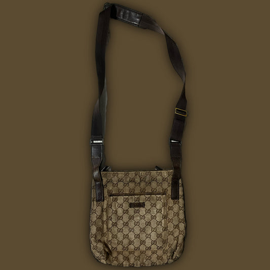 vintage Gucci slingbag