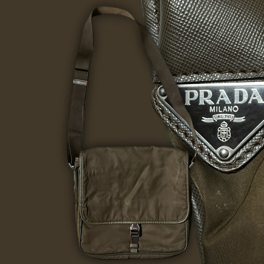 vintage Prada messengerbag