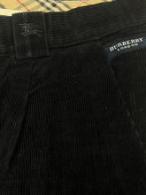Load image into Gallery viewer, vintage Burberry cordpants {M-L}
