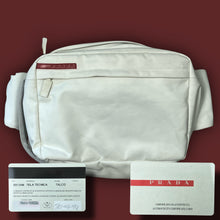 Carregar imagem no visualizador da galeria, vintage Prada waistbag SS99
