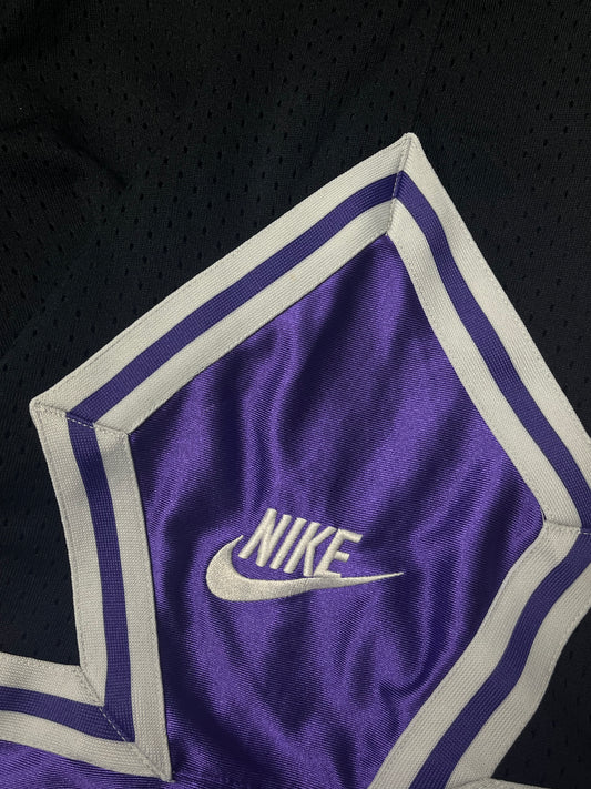 vintage Nike basketball shorts {L-XL}