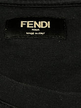Cargar imagen en el visor de la galería, vintage Fendi t-shirt {L-XL}

