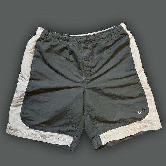 vintage Nike shorts {L}