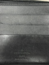 Charger l&#39;image dans la galerie, vintage Louis Vuitton wallet
