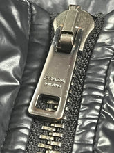 Cargar imagen en el visor de la galería, Prada pufferjacket / winterjacket Prada
