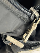 Lade das Bild in den Galerie-Viewer, vintage Prada handbag Prada
