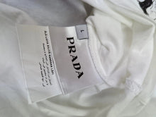 Lade das Bild in den Galerie-Viewer, vintage Prada t-shirt Prada
