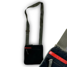 Lade das Bild in den Galerie-Viewer, vintage mini Prada sling bag Prada
