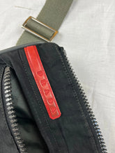 Carregar imagem no visualizador da galeria, vintage mini Prada sling bag Prada
